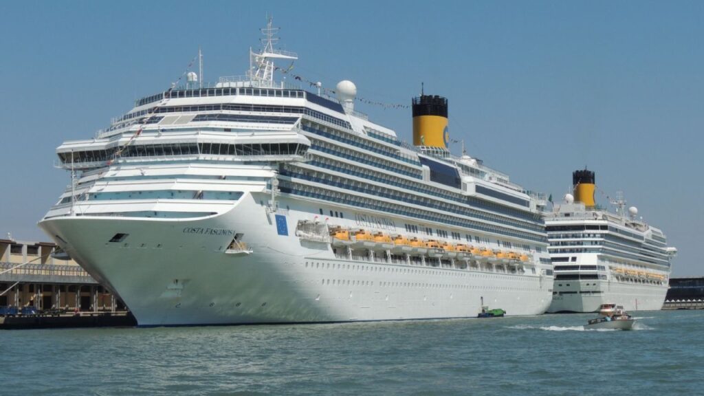 The country prepares to experience a record cruise season