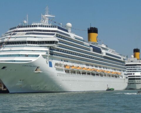 The country prepares to experience a record cruise season