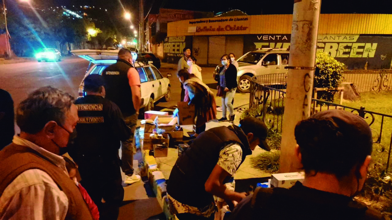 The first "Smuggling Fair" in Cochabamba is mobile and evades controls