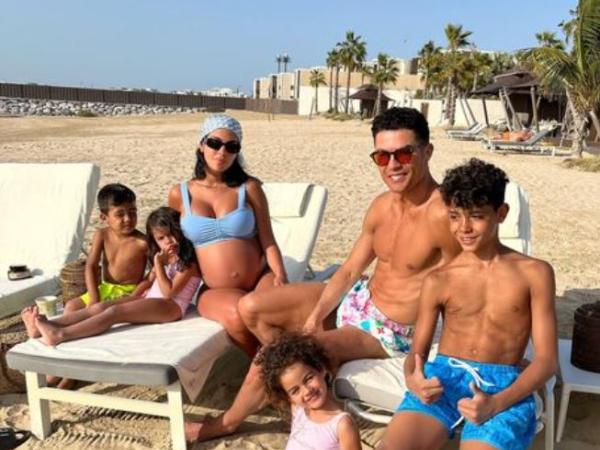 The fortune that CR7 pays Georgina for taking care of her children