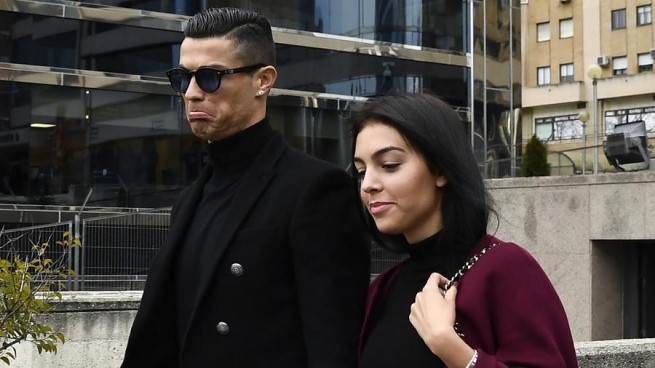 The tragedy of Cristiano Ronaldo: one of the twins he was expecting died