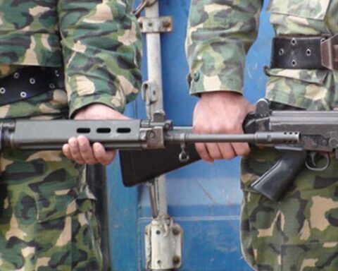 They ask the government to officially restore the act for the fallen in defense of the institutions