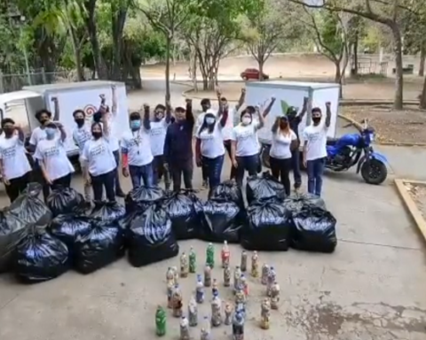 They promote campaign "Give the tail to your garbage" in Caracas