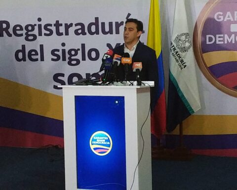 They will investigate the registrar Alexander Vega for possible irregularities in the elections