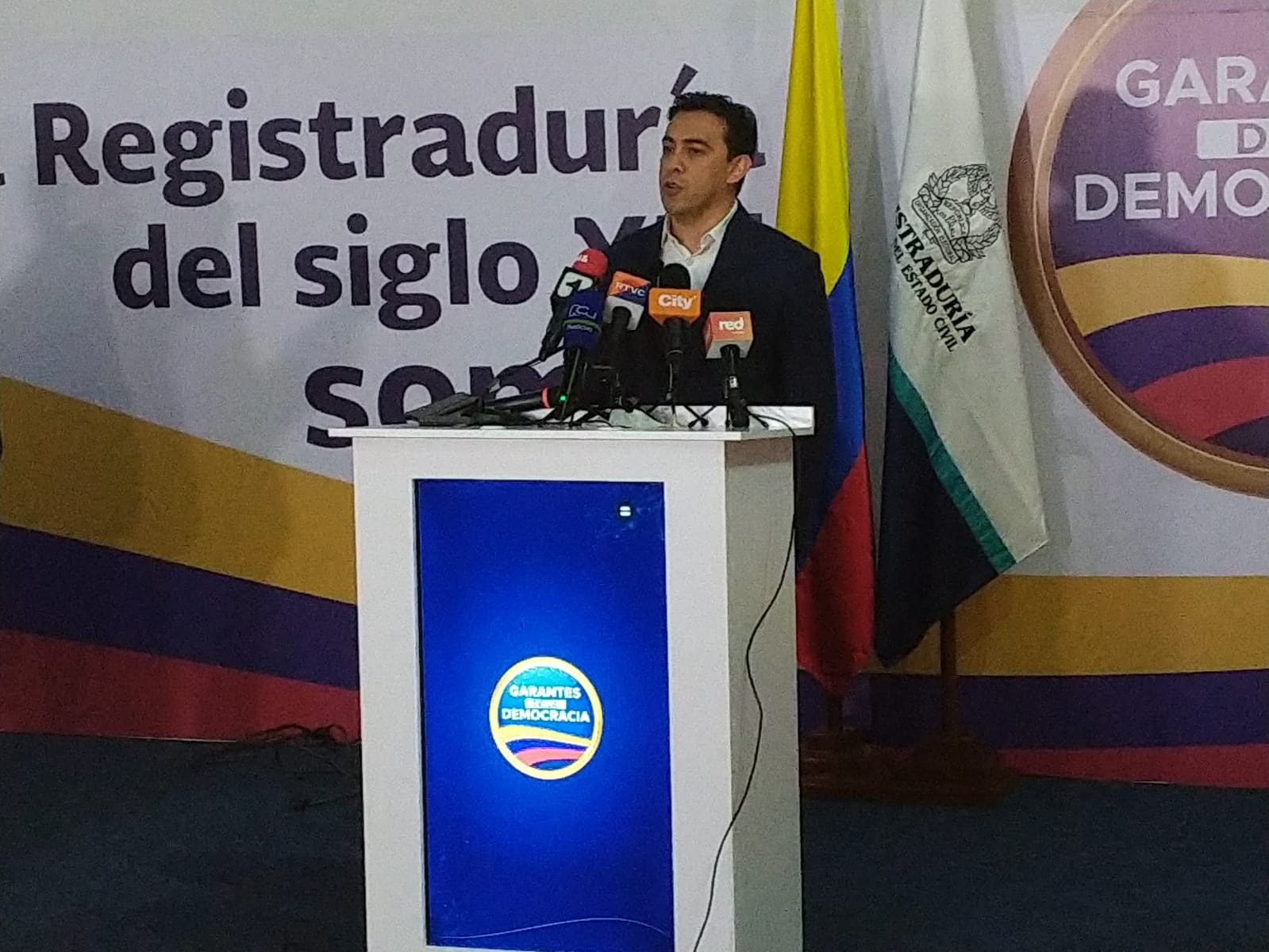 They will investigate the registrar Alexander Vega for possible irregularities in the elections