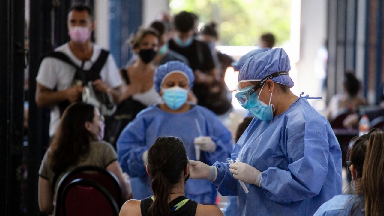 Third Holy Week in pandemic: new cases of coronavirus continue to fall