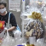Threads, vigil empanadas and Easter eggs, with expectations of good sales