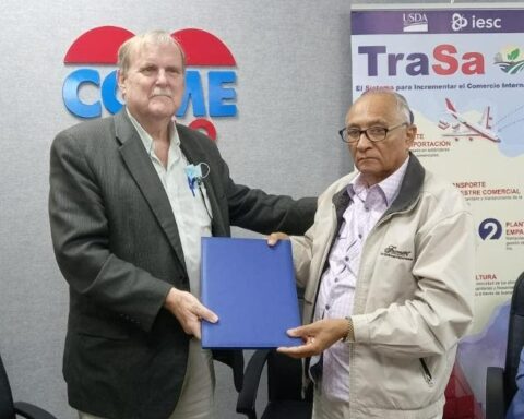 Trade Safe y ADA buscan impulsar sector avícola dominicano