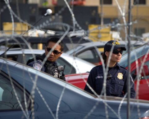 US arrests 210,000 migrants at Mexico border in March