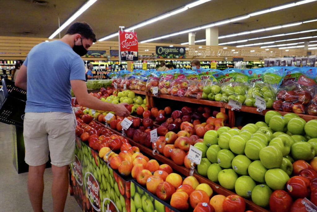 El precio de los alimentos seguirá subiendo en los próximos meses. Foto: George Stephens/AP.