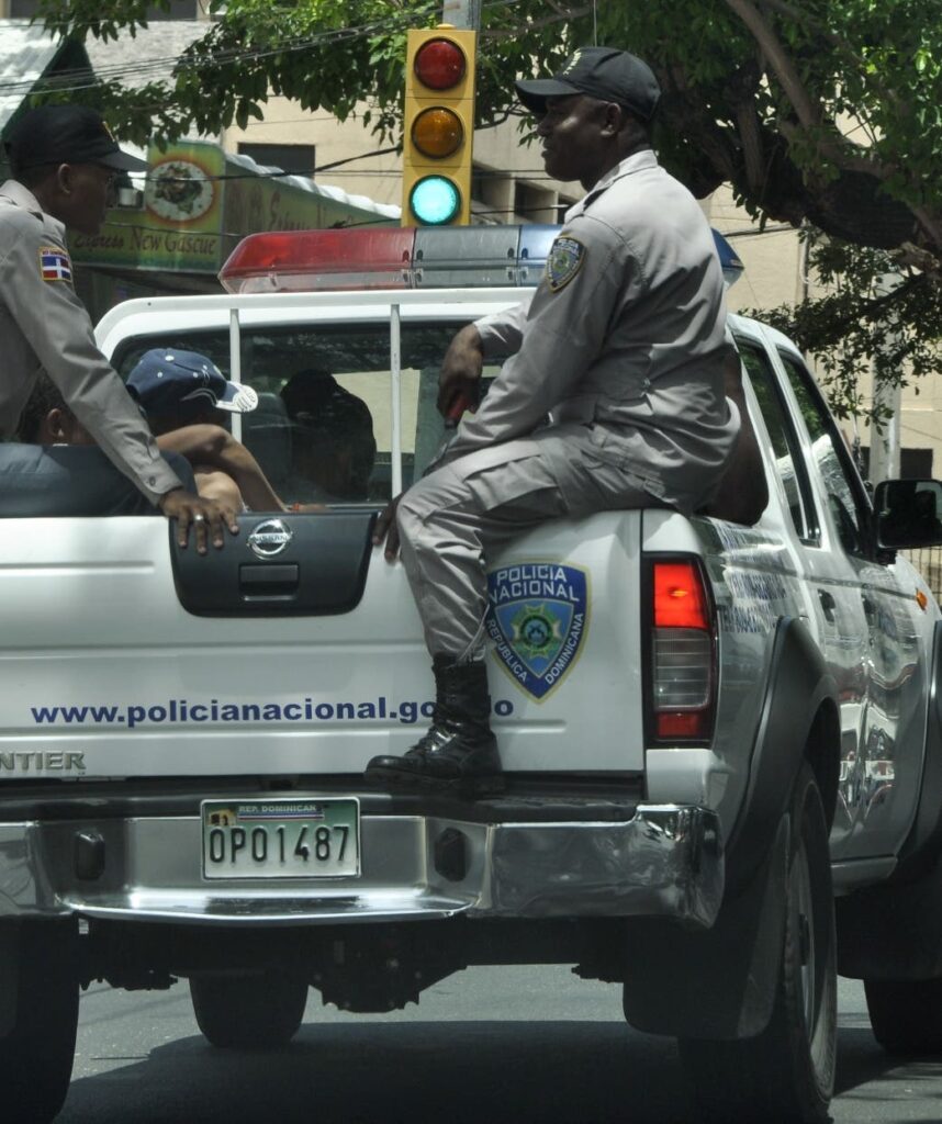 Desaprensivos atacan contingente policial escoltaba personal CODEMOM y SERVINCA