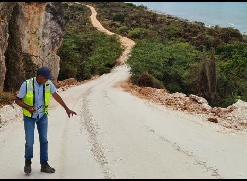 Public Works conditioned the road that goes to Bahía de las Águilas so that vacationers can access it without any complications.