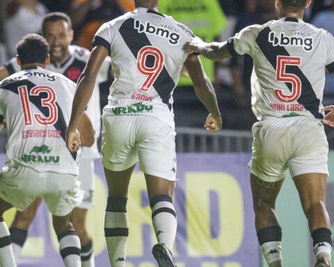 Vasco beats Ponte Preta in its first victory in Série B