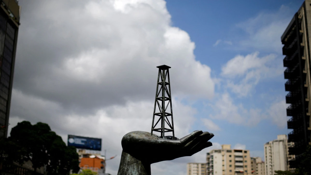 Venezuela's PDVSA seeks tankers in anticipation of possible sanctions relief