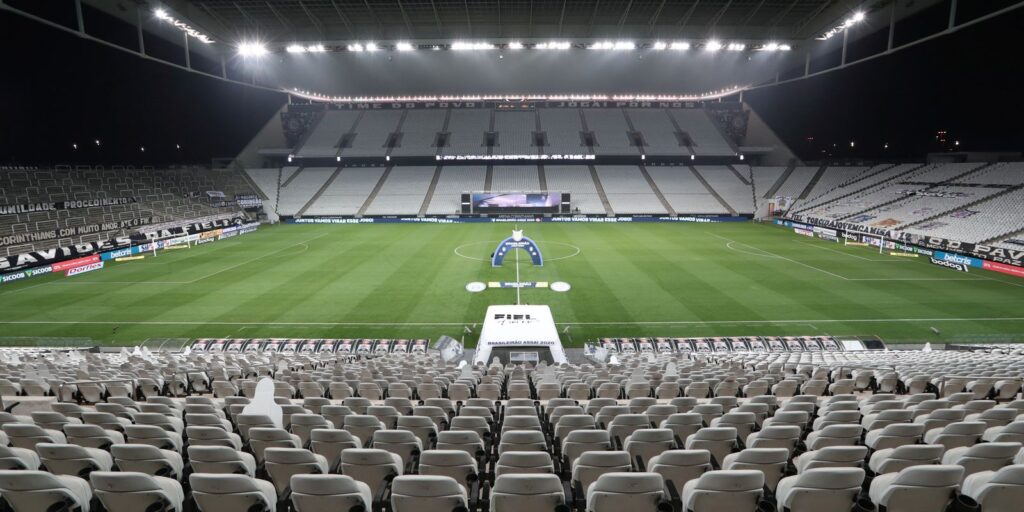 Victorious in their debut, Corinthians and Avai face each other in the Brasileirão