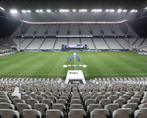 Victorious in their debut, Corinthians and Avai face each other in the Brasileirão