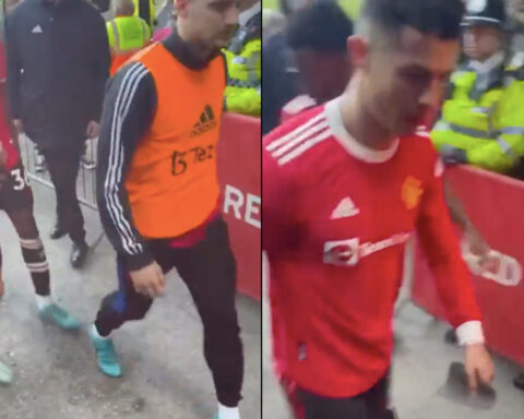 [Video] Cristiano Ronaldo launches fan's cell phone after United's defeat