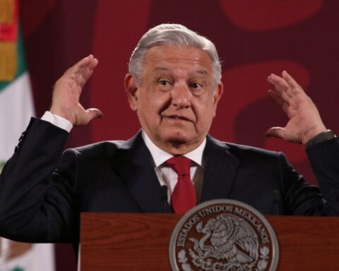 "We are armored against treason," says AMLO while discussing reform