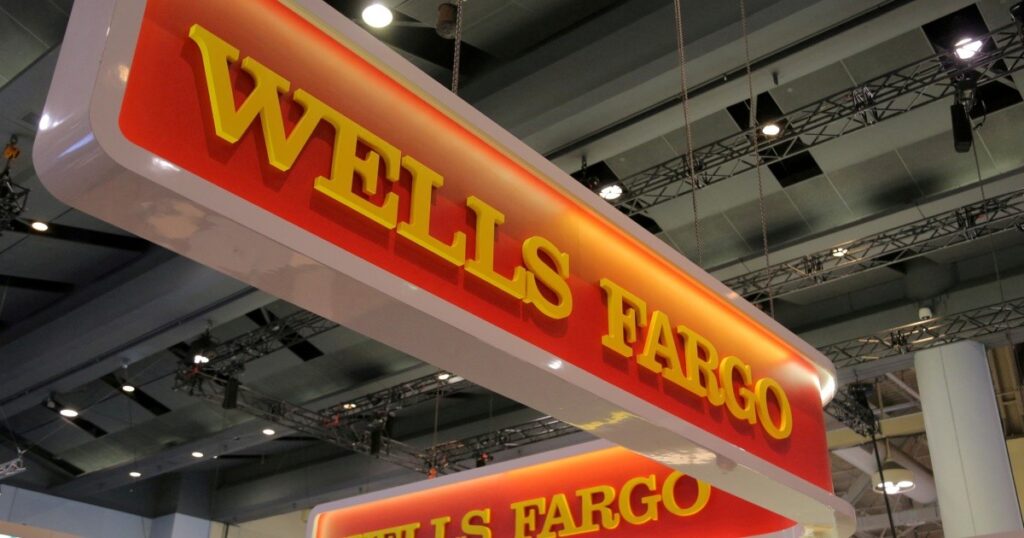 Wells Fargo's quarterly profit falls almost 21% due to the impact of inflation and the war in Ukraine