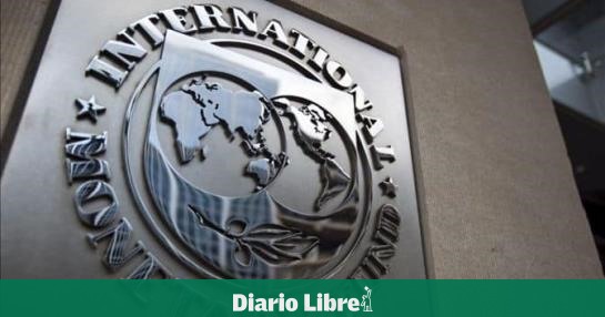 What does the IMF warn for Latin America?
