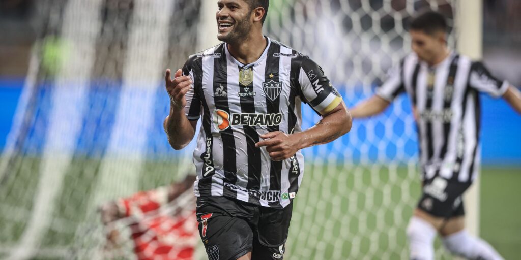 With Hulk show, Atlético-MG wins in Brazilian debut