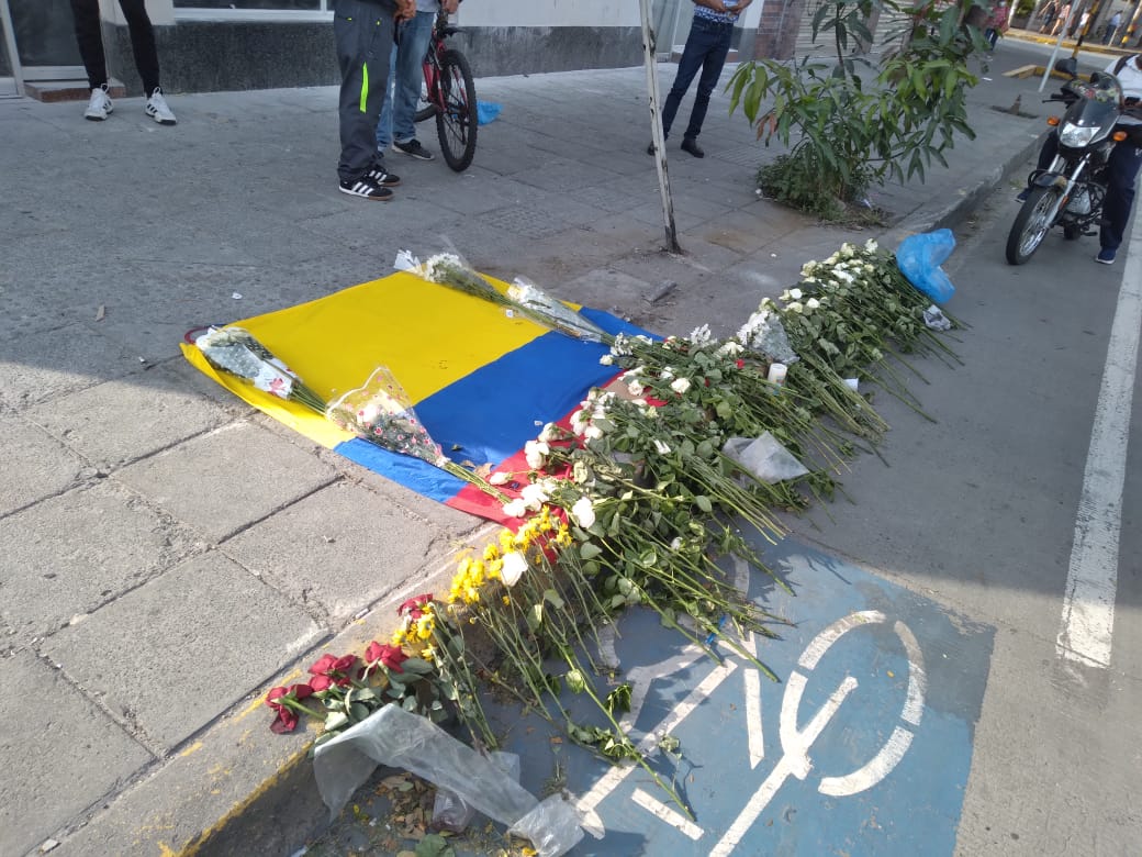 With tributes at the accident site, Freddy Rincón is fired in Cali