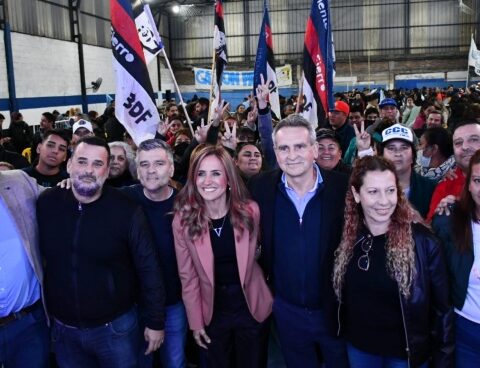 "I need you to accompany me"said the President to workers of the popular economy