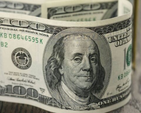 Dollar today: how much is the foreign currency trading for this Thursday, May 5