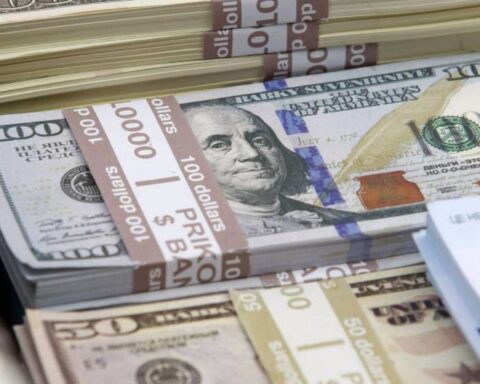 Dollar today: how much is the foreign currency trading for this Saturday, May 7