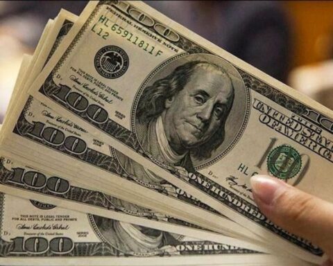 Dollar today: how much is the foreign currency trading for this Sunday, May 8