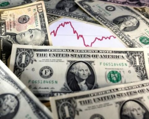 Dollar today: how much is the foreign currency trading for this Monday, May 23