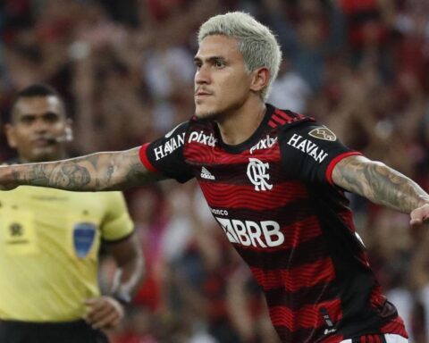 2-1: Flamengo, to the round of 16 as undefeated leaders