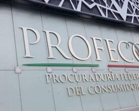 3 Profeco officials removed after complaints