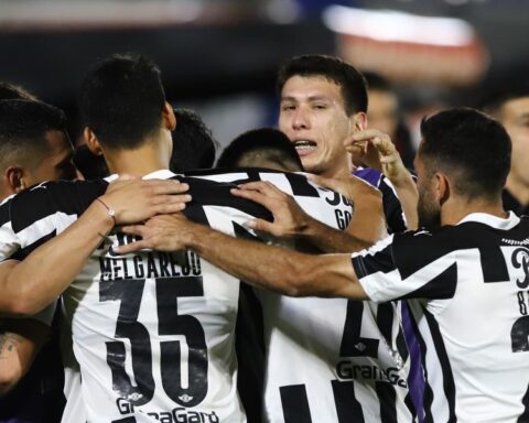 4-1: Libertad defeats The Strongest and advances to the round of 16
