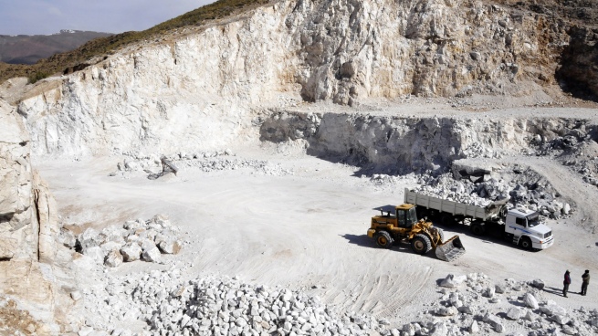 80% of mining turnover remains in the country, according to an official report