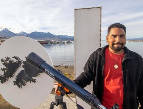 A Venezuelan backpacker and astronomer arrived in Ushuaia to observe the eclipse