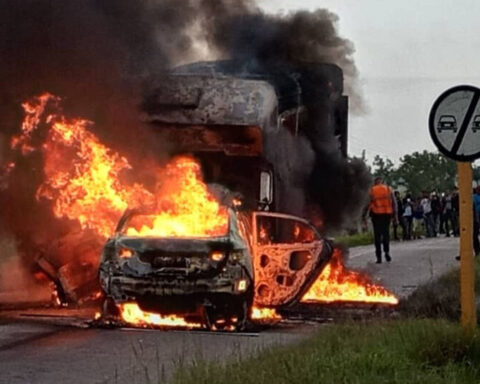 A collision between a truck and a tourist car leaves two dead and seven injured in Camagüey