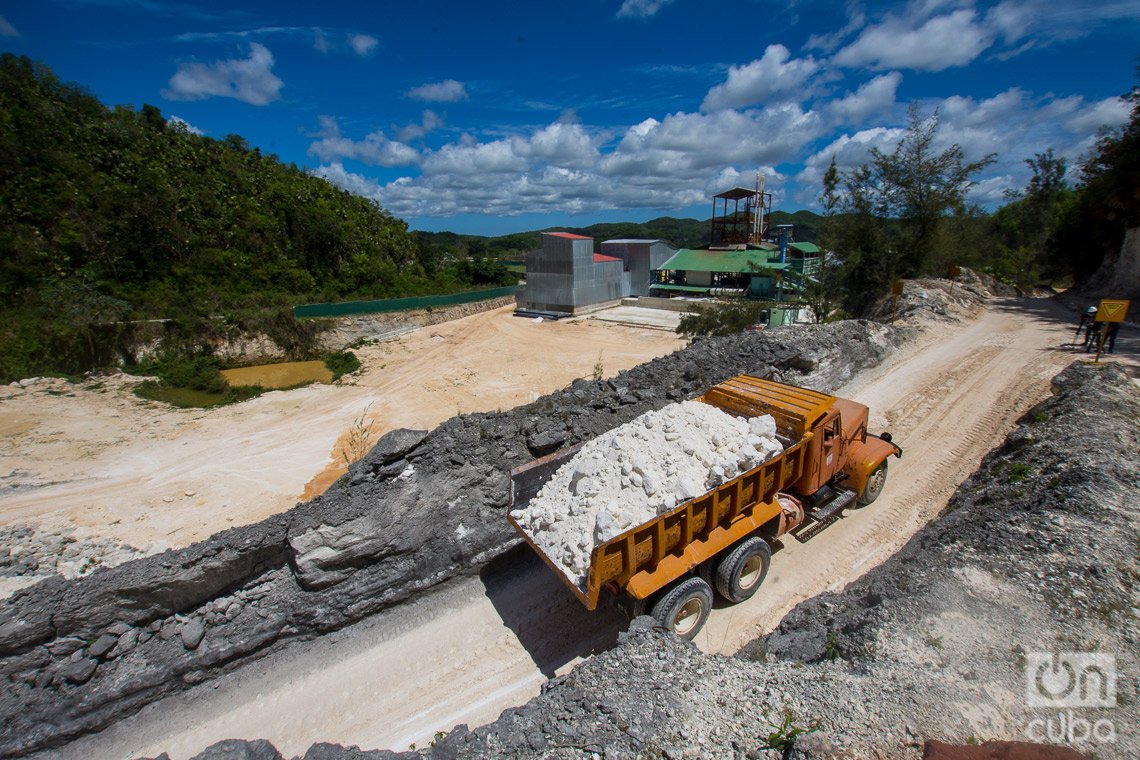 Planta minera "Roberto Coco Peredo", en la provincia cubana de Mayabeque. Foto: Otmaro Rodríguez.a Planta"Roberto Coco Peredo", en la provincia cubana de Mayabeque. Foto: Otmaro Rodríguez.