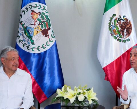 AMLO announces the suspension of food tariffs with Belize