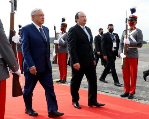 AMLO arrives in Guatemala at the start of a tour of Central America and the Caribbean