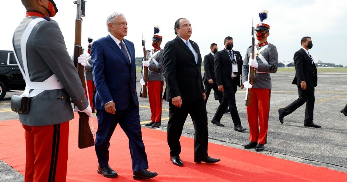 AMLO arrives in Guatemala at the start of a tour of Central America and the Caribbean