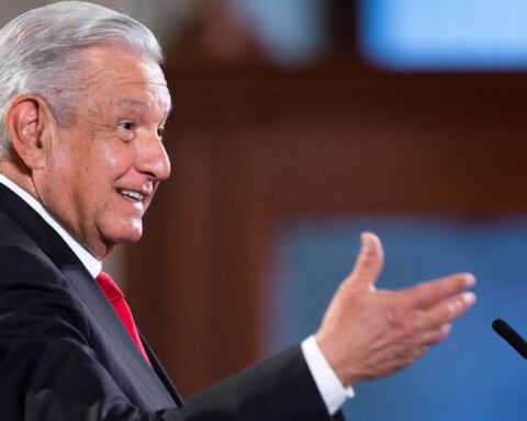 AMLO says that the head of BlackRock invited him to NY to talk about investments