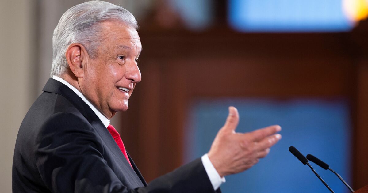 AMLO says that the head of BlackRock invited him to NY to talk about investments