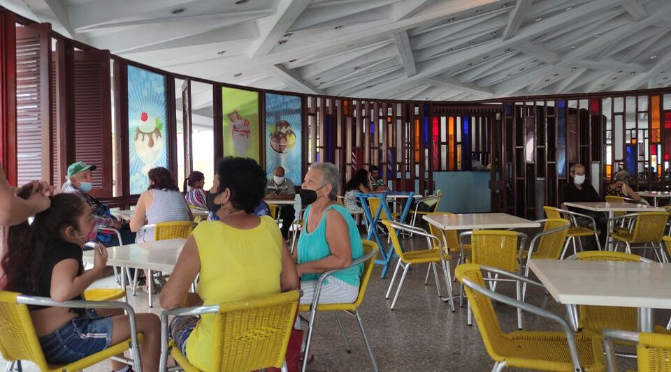 After losing the flavor, the "Ice Cream Cathedral" in Cuba lose the queues