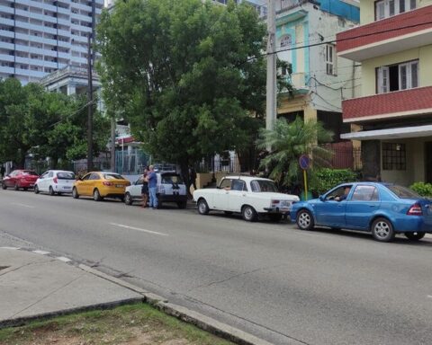 Again, long queues at gas stations and fuel shortages in Cuba