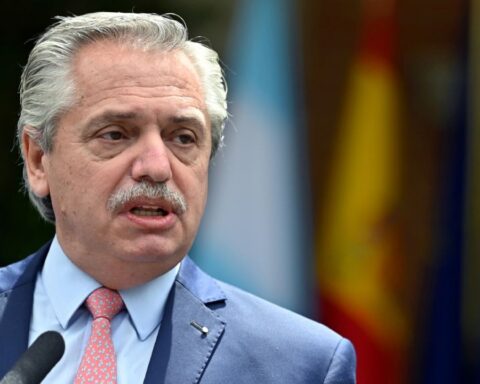 Alberto Fernández prepares to travel to Europe and the United States