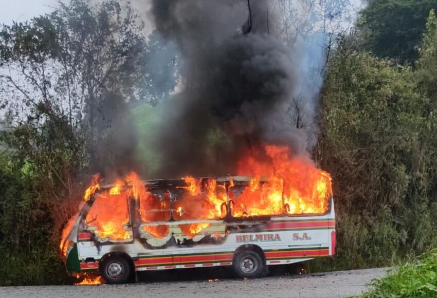 Almost 100 vehicles have been burned in the armed strike of the Clan del Golfo in Antioquia