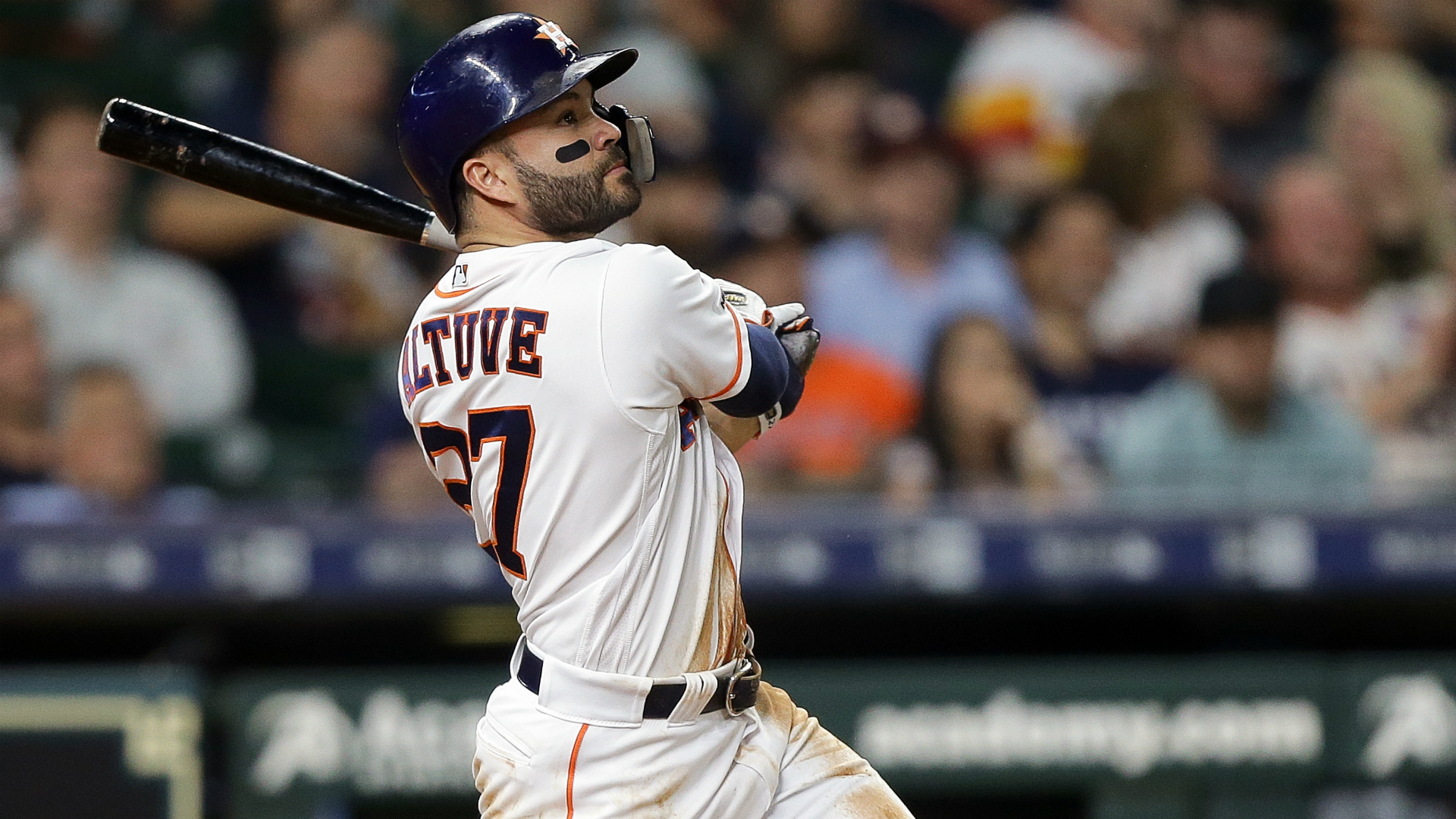Altuve charges Astros offense in win over Twins