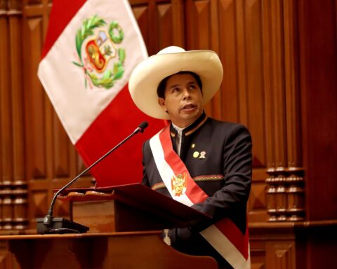 Anti-corruption prosecutor summons Peruvian president for money laundering case