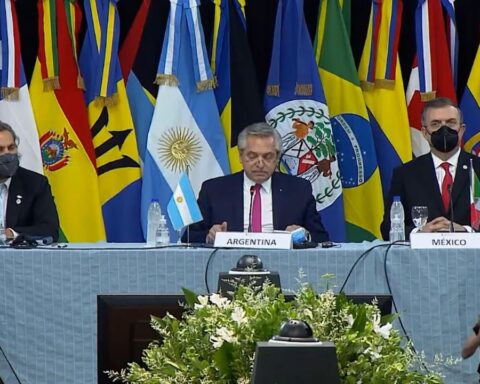 Argentina and Mexico would organize a CELAC summit parallel to the Summit of the Americas